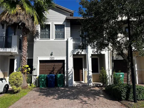 5815 NW 104th Path