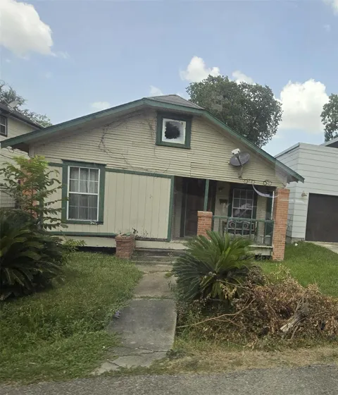821 E 38th Street