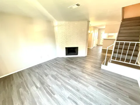 629 Carriagehouse Lane #H6