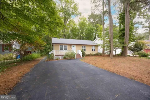 38 FAIRWAY LANE