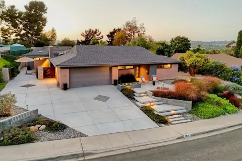 3838 Bonita View
