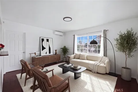 330 W Laurel Street #D
