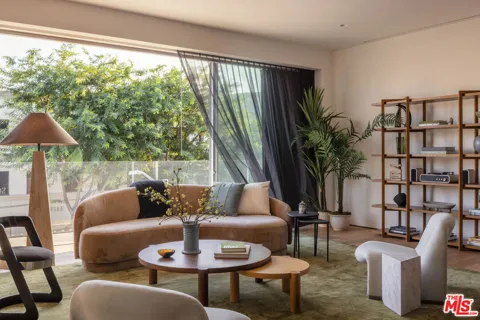 8899 Beverly Boulevard #4G