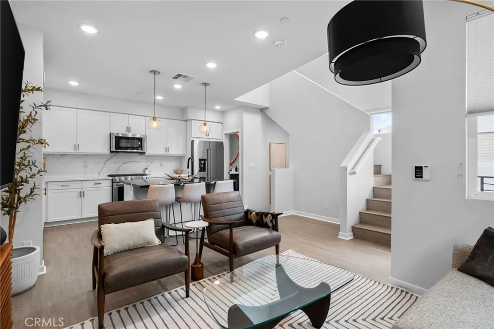 11044 Luminate Rancho Cucamonga, CA 91730