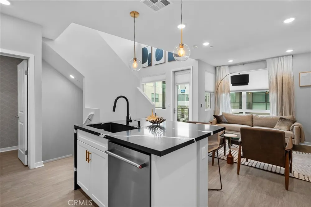 11044 Luminate Rancho Cucamonga, CA 91730