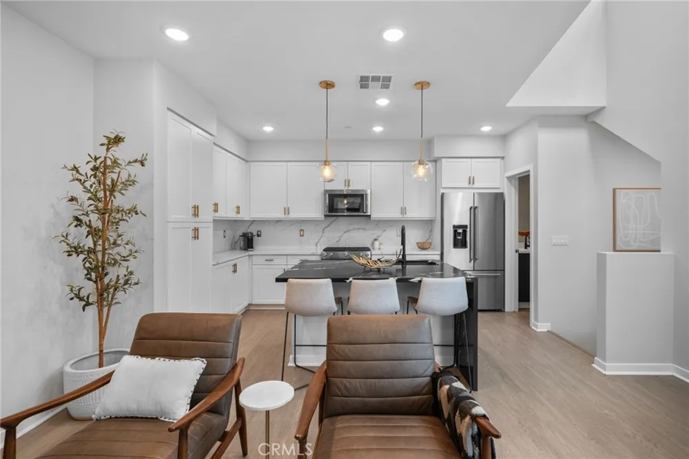 11044 Luminate Rancho Cucamonga, CA 91730