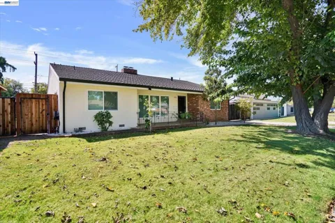 456 Hollywood Ave