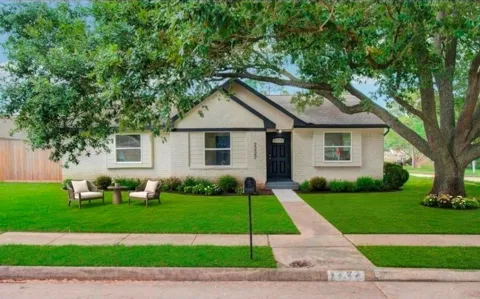 2227 Cherry Bend Dr