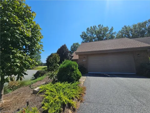 105 Willowbrook Place