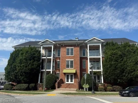 238 Lewis Street #102