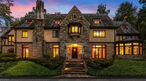 705 Sunset Drive