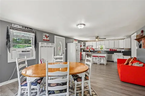 5883 Mendenhall Road