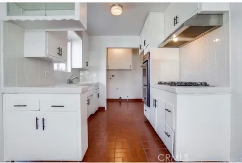1235 W 24th