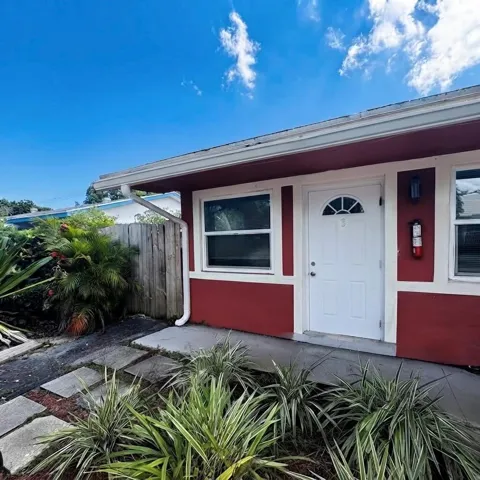 1500 NE 62nd Street #3