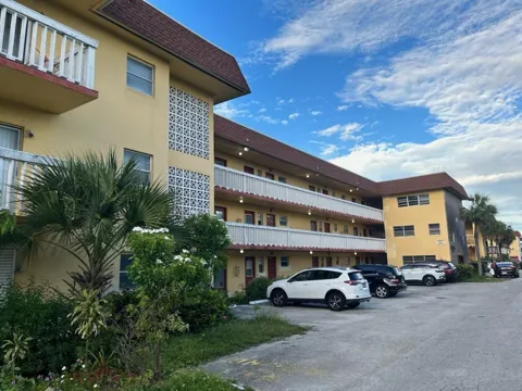 251 NE 187TH STREET #825