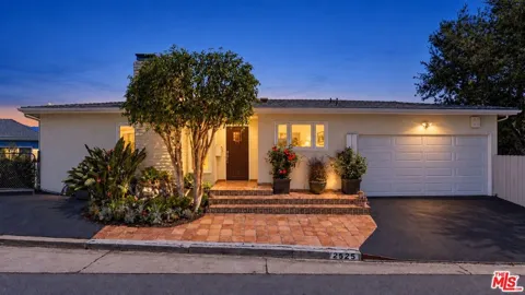 2525 Ivanhoe Drive
