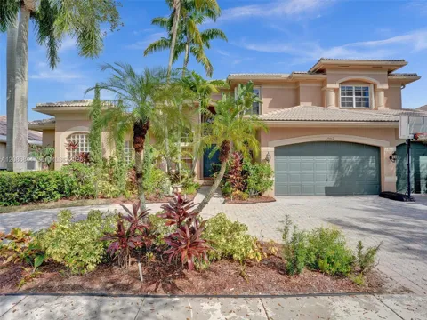 19462 SATURNIA LAKES DRIVE