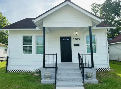 1505 Yupon Street