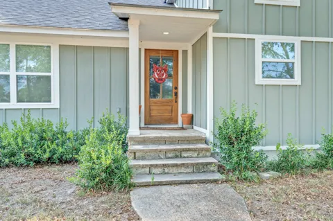 303 North Ellis