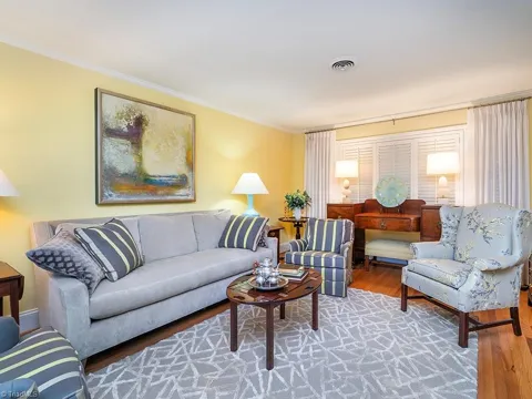 2216 Canterbury Drive