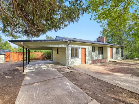1901 Columbine Avenue