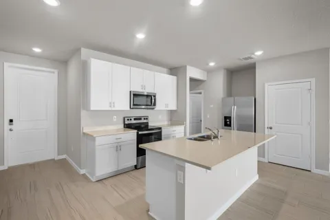 5622 SE Edgewater Circle
