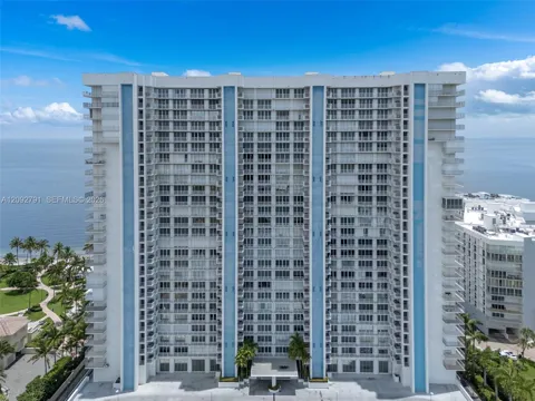 881 Ocean Dr #20E