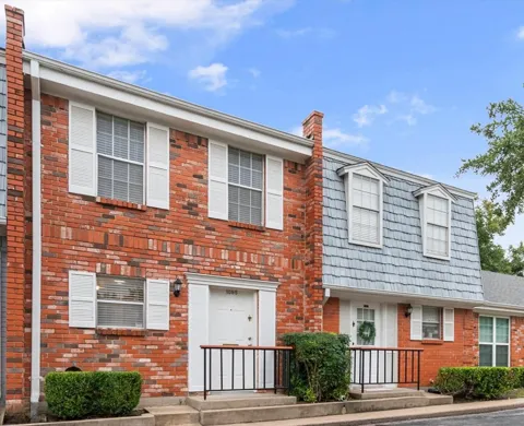 1095 Roaring Springs Road