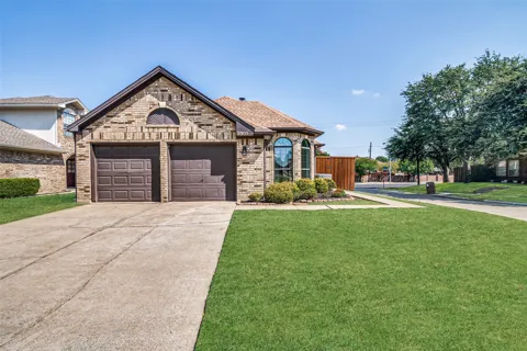 3801 Suffolk Lane