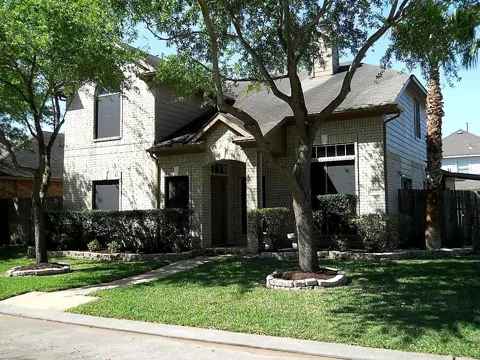 4002 Tamarack Place