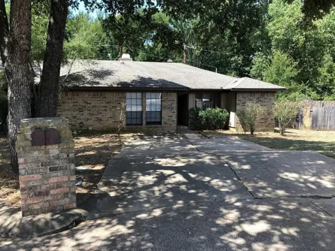 211 Alston Court
