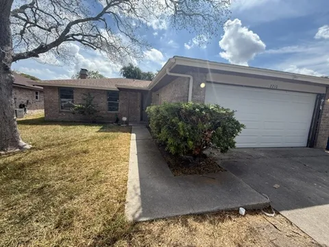 2210 Meadowglen Drive