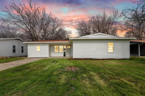 5832 Tracyne Drive