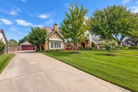 807 Longview Drive