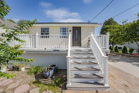 104 E Edgewater Ave