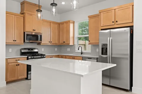 563 Red Cascade Trail