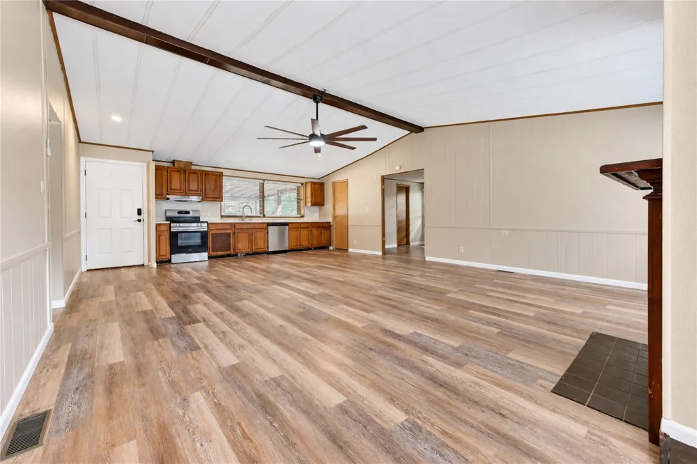 21 Pine Road Coldspring, TX 77331