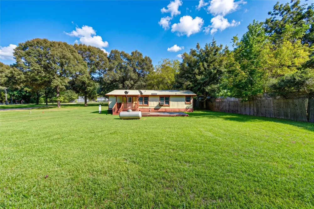 21 Pine Road Coldspring, TX 77331