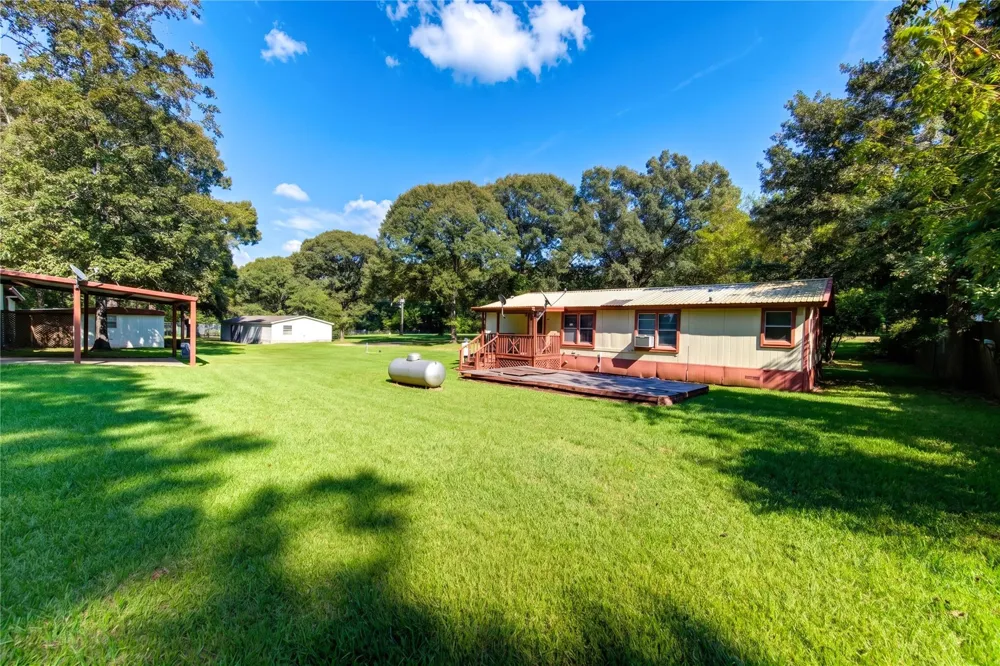 21 Pine Road Coldspring, TX 77331