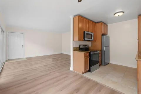 4483 Winona Avenue #Unit 5