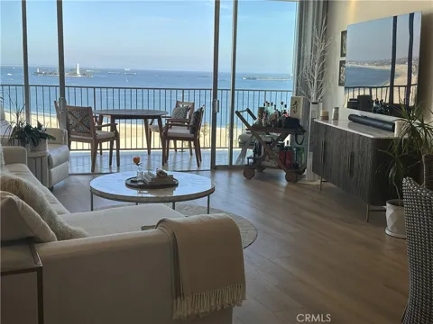 700 E Ocean #2005
