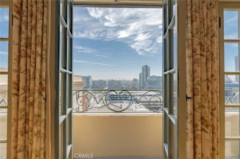 315 W 3rd #903