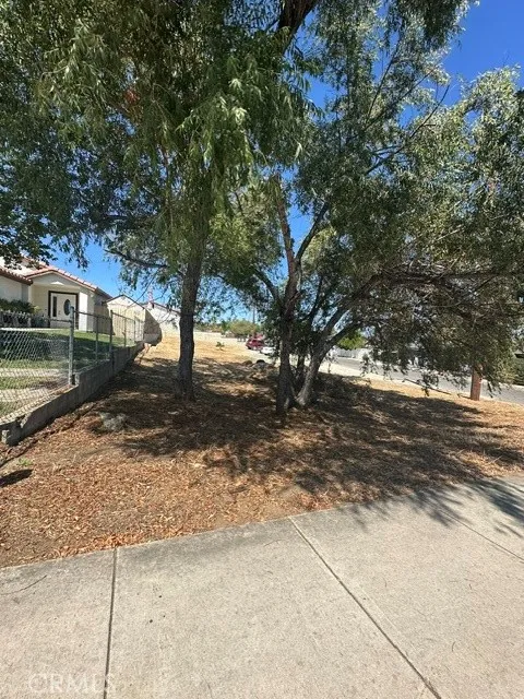 Navajo Rd & Mohawk Place