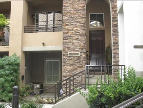 8807 Promenade Pl