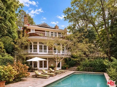 2041 Mandeville Canyon Road