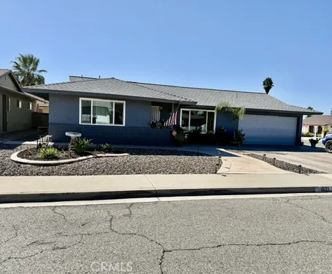1621 W Montrose
