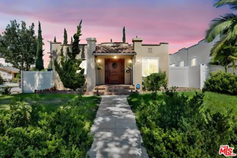 529 W Wilson Avenue
