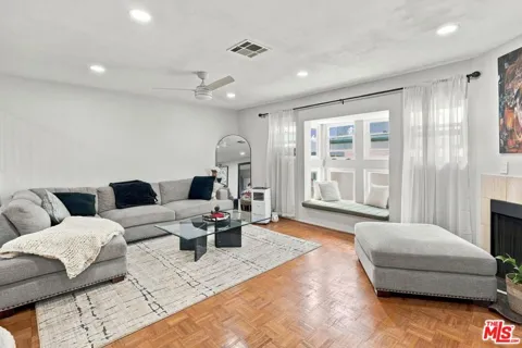 532 Venice Way #4