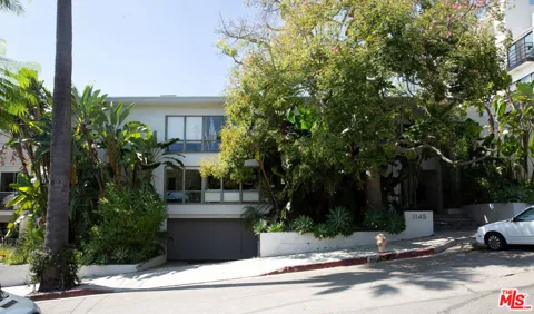 1145 Larrabee Street #10