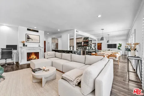1221 Kings Road #101